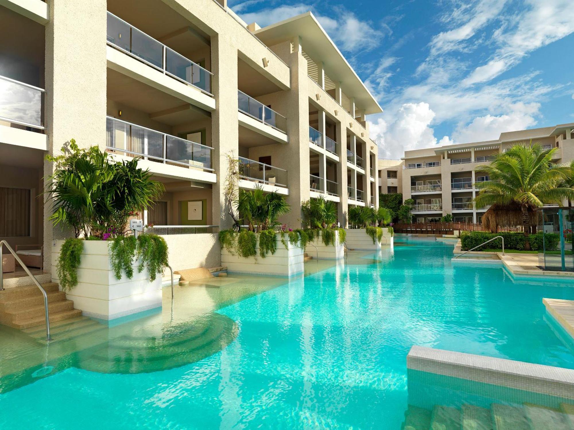 Suite Familiar Concierge con acceso directo a la piscina