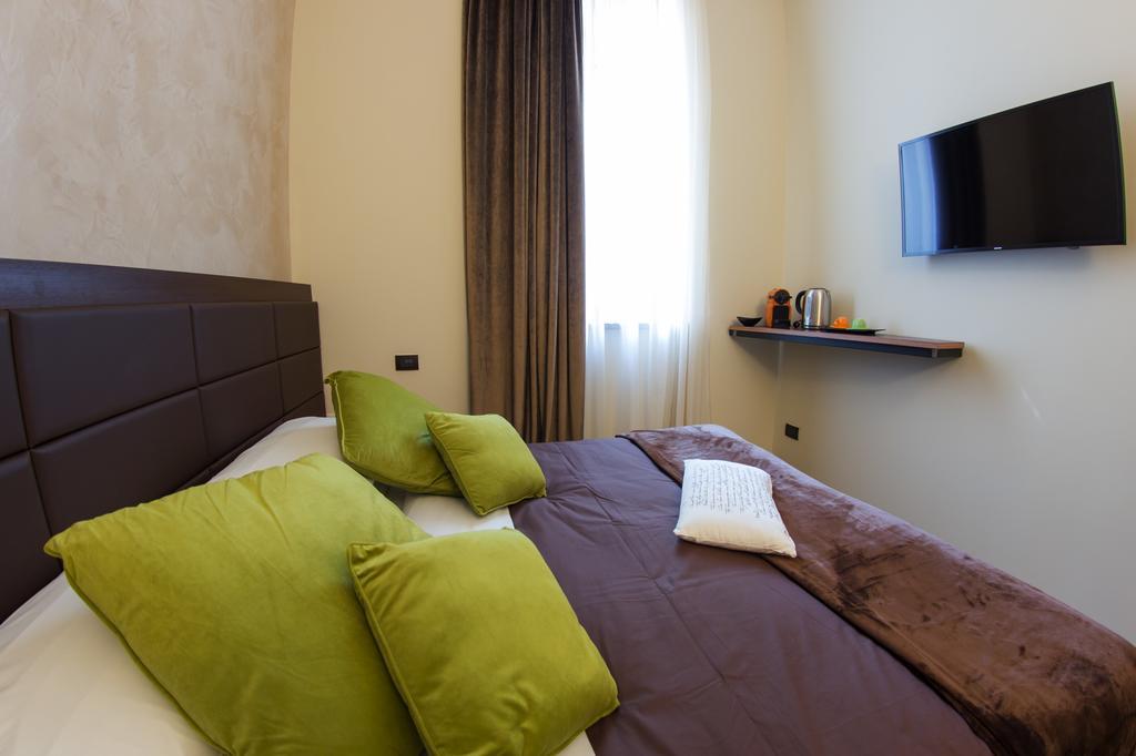 Superior Double or Twin Room Garden View