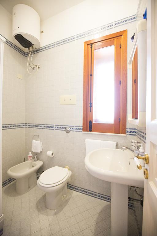 Small Double Room,258161845:JPEG