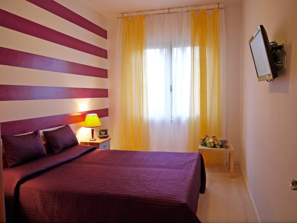 One-Bedroom Apartment Separate Building,379917769:JPEG