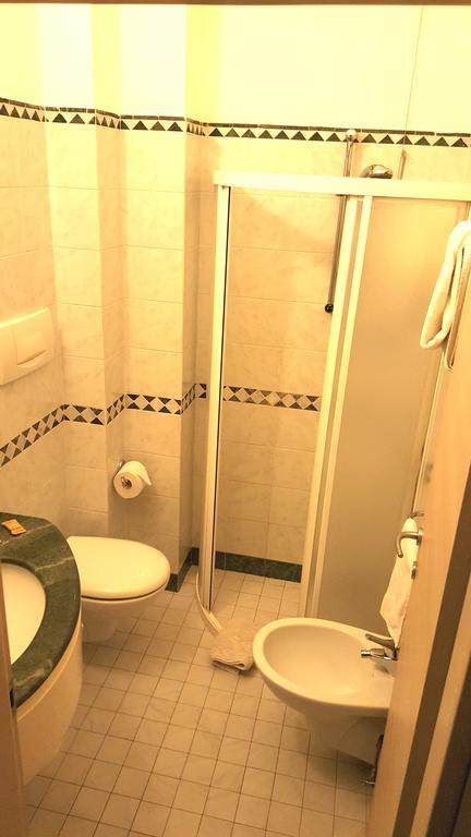 Classic Double or Twin Room with  lateral Sea View,844360238:JPEG