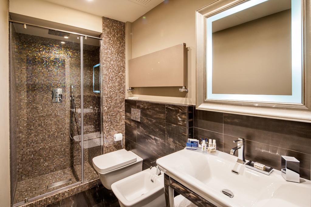 Superior Double or Twin Room with Balcony and Sea View,640771380:JPEG