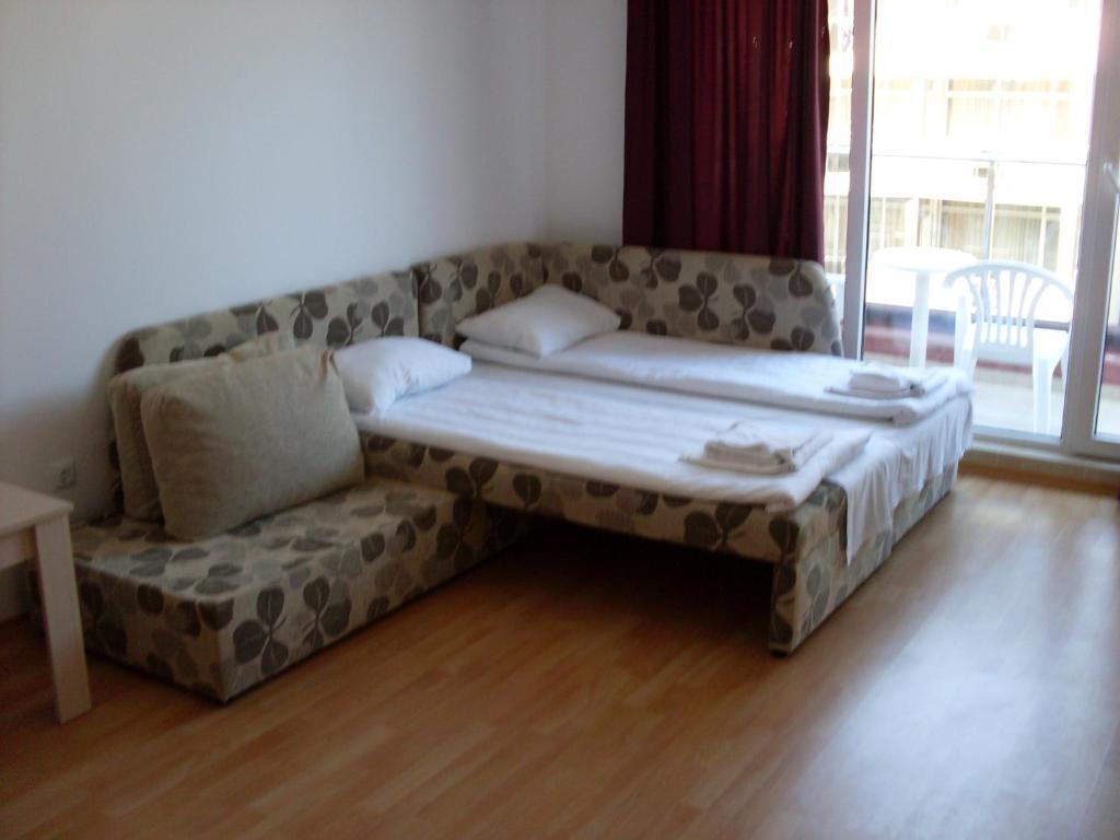 Apartment mit 1 Schlafzimmer und Balkon (2 Erwachsene + 2 Kinder)