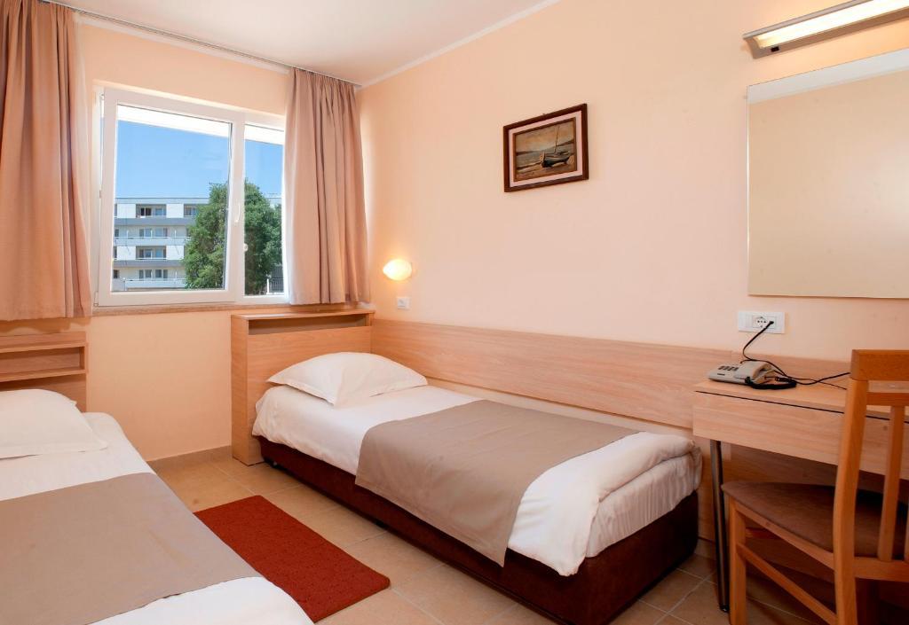 Economy Room,684499647:JPEG