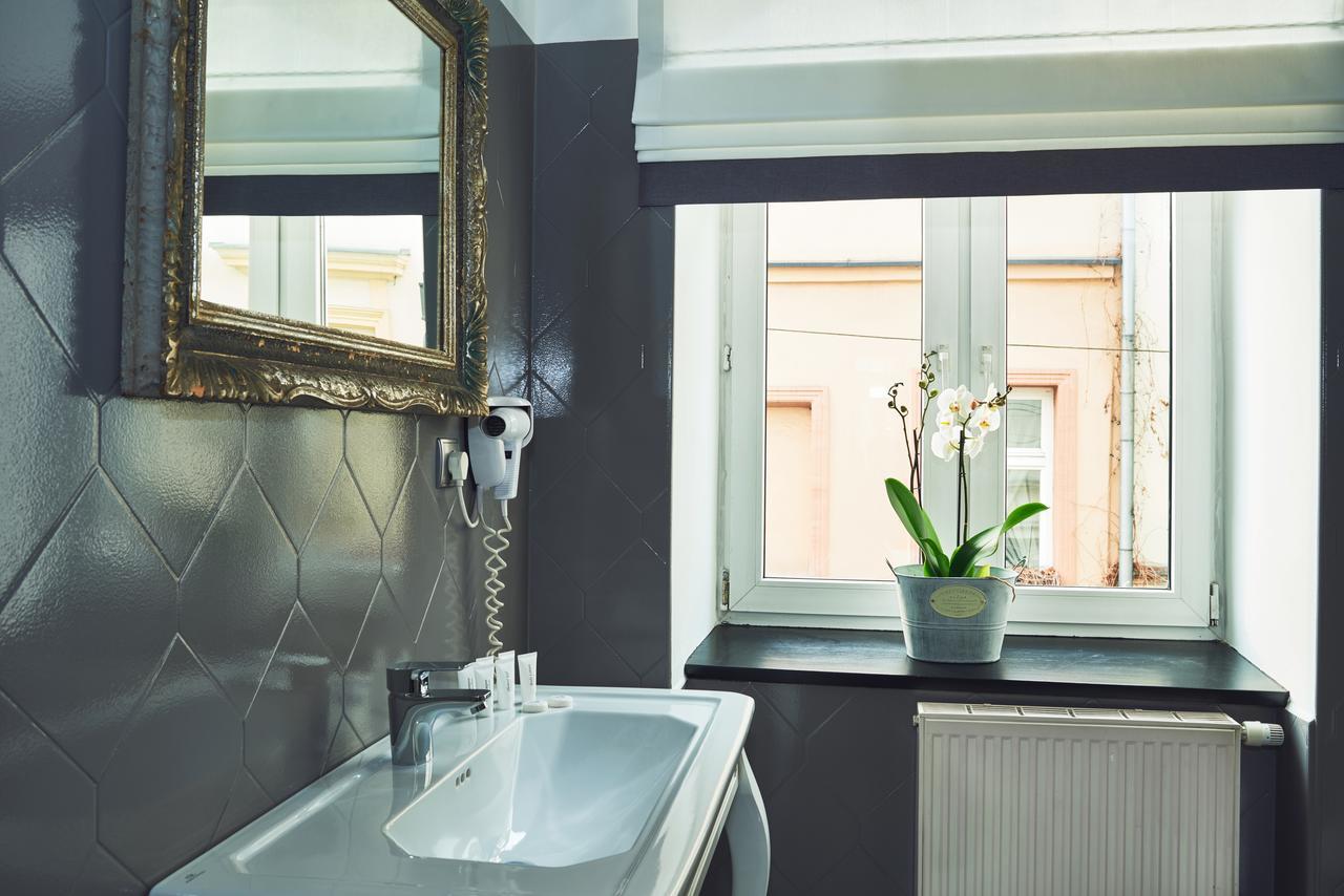 Twin Room with Private Bathroom