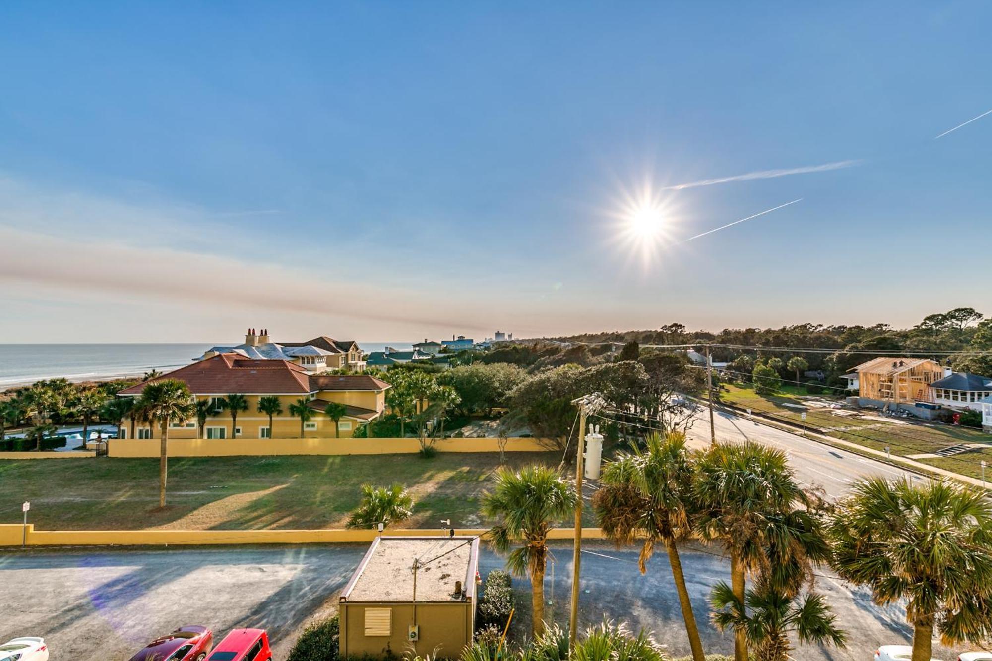 Oceanfront Two-Bedroom Apartment with Partial View,1227114557:JPEG