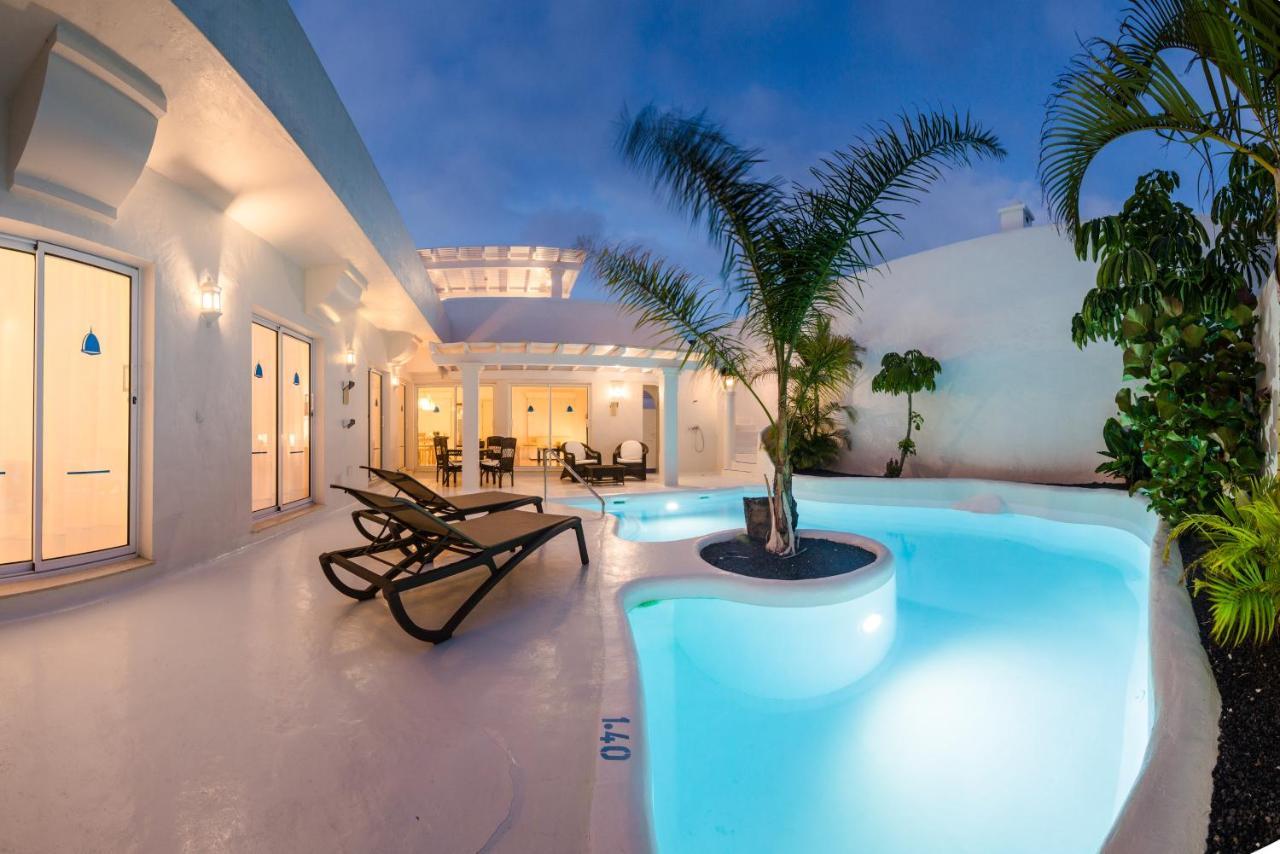 Premier Three-Bedroom Villa Private Pool Garden