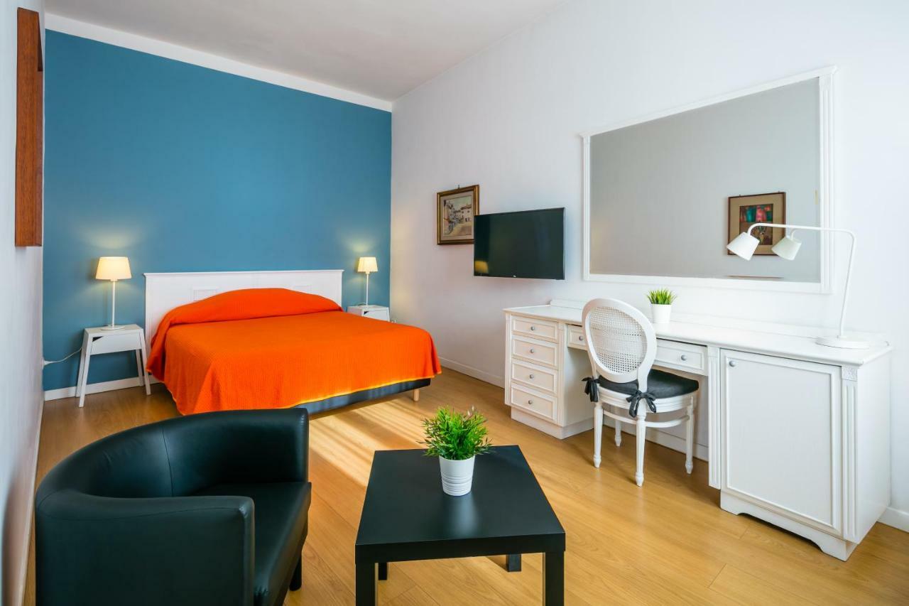 One-Bedroom Apartment,868022177:JPEG