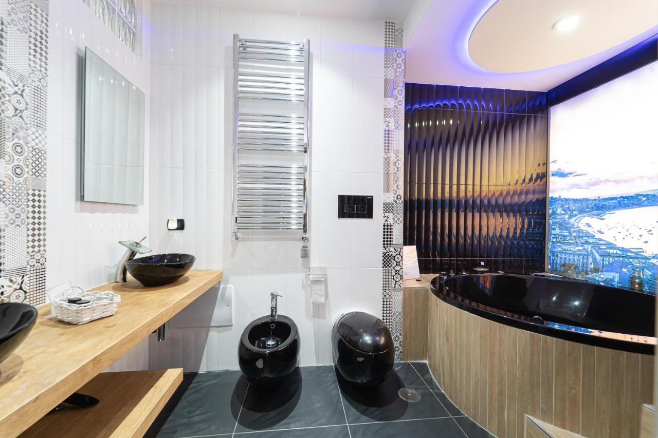 Queen Suite with Spa Bath,944222584:JPEG