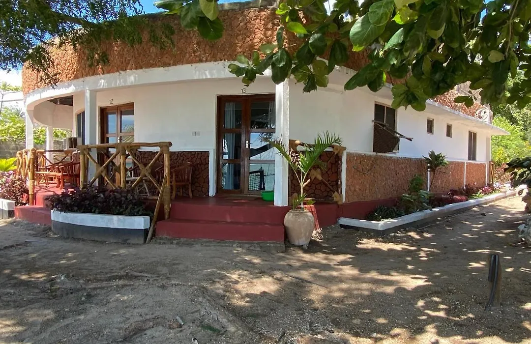 Menai Bay Beach Bungalows-1