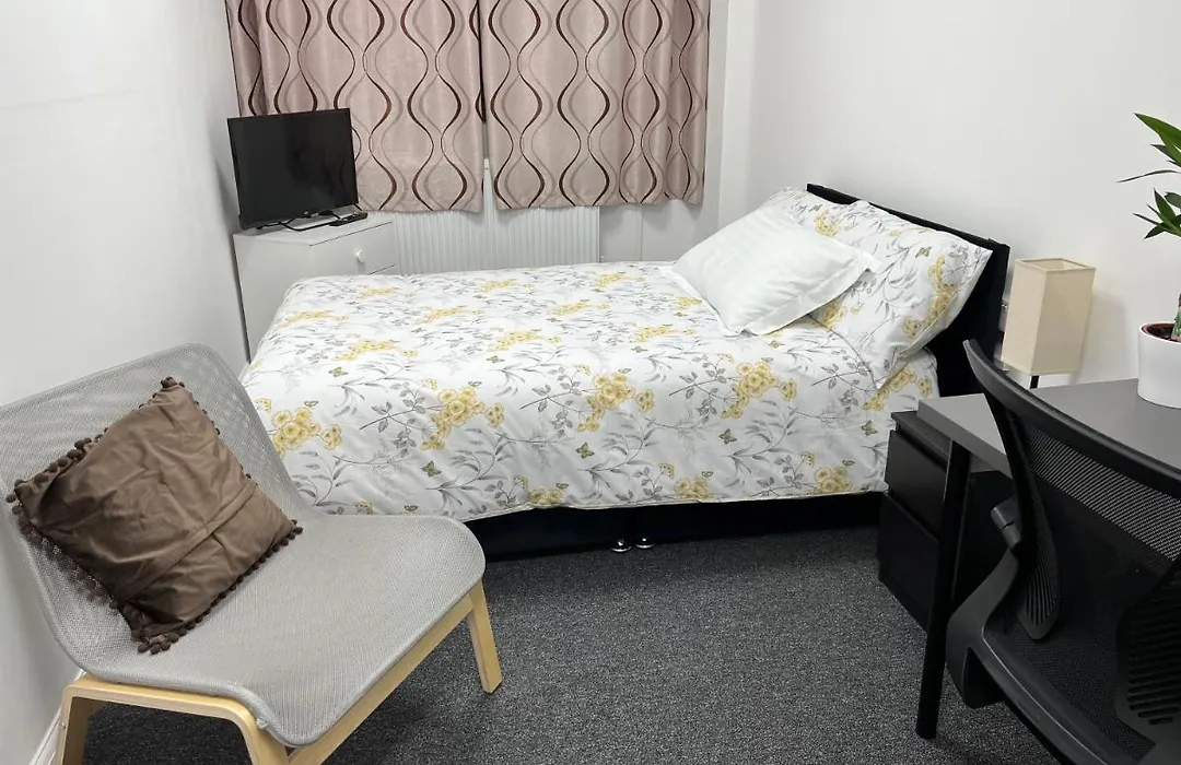 Mj - Entire Serviced Apartment For 6 Guests - Next To Tube Station Skyline View - London-1