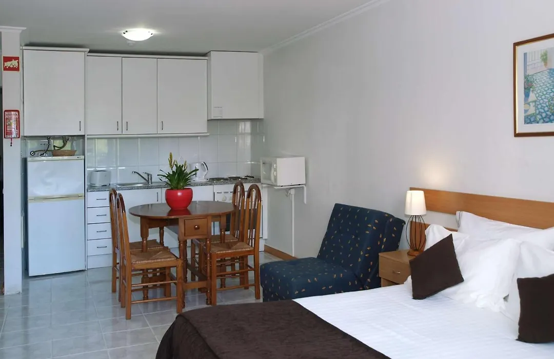 Apartamentos Jardins Da Rocha-1