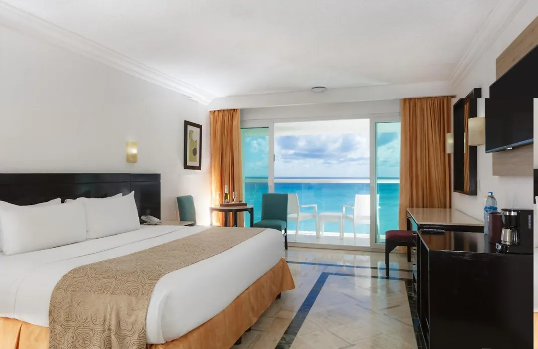 Krystal Cancun-1