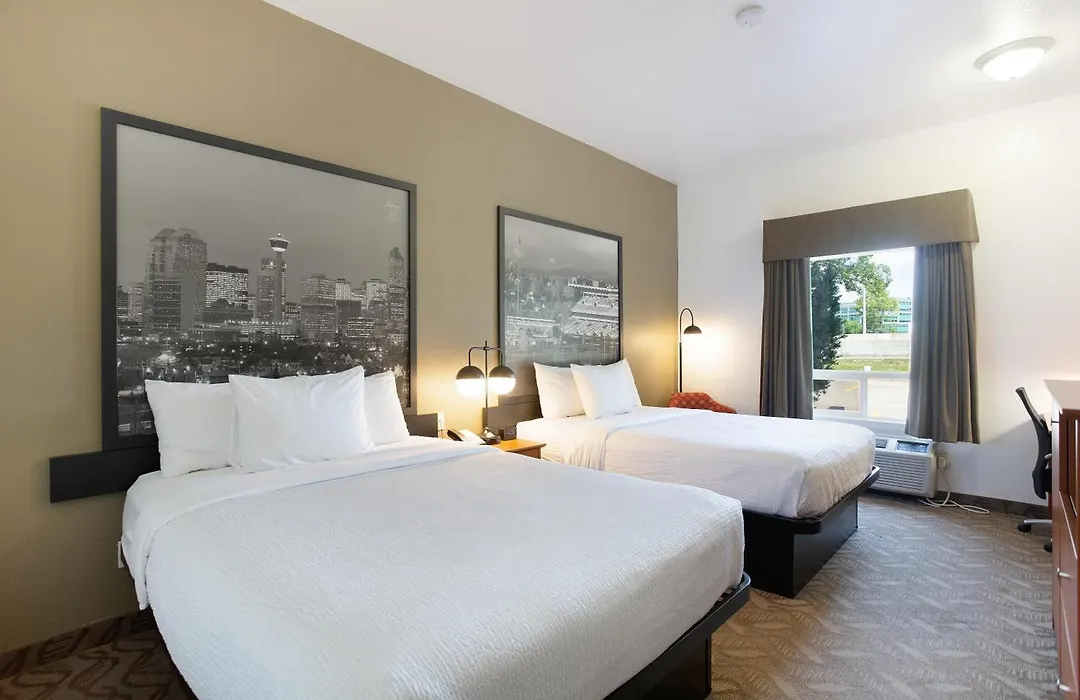 Super 8 By Wyndham Calgary Shawnessy Area-1