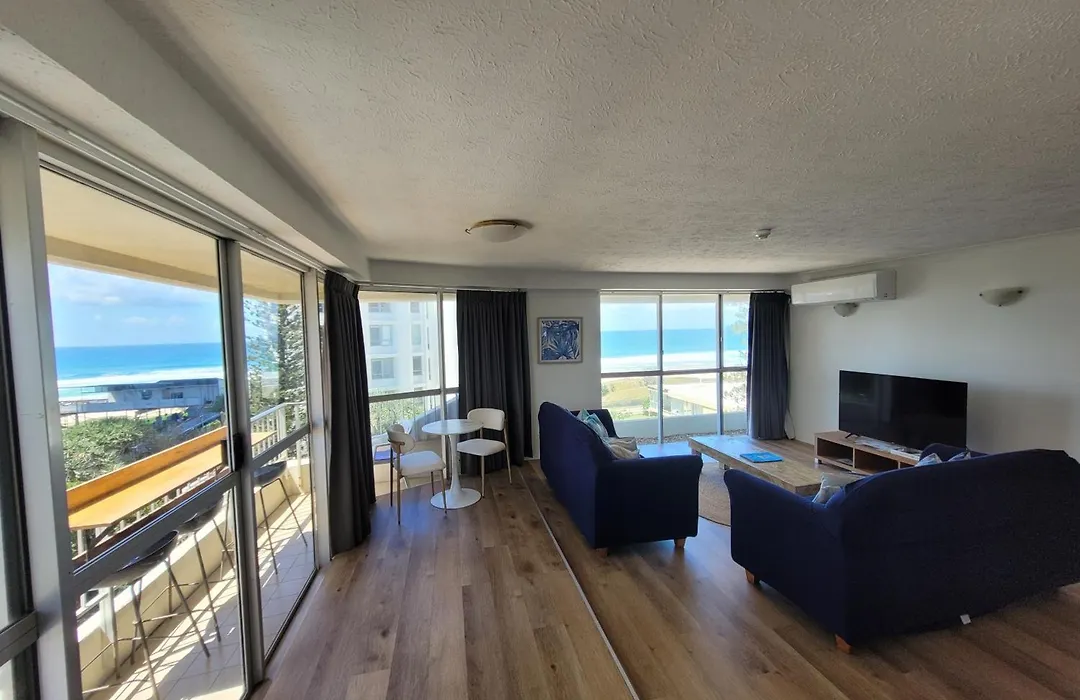 Surfers Chalet-1