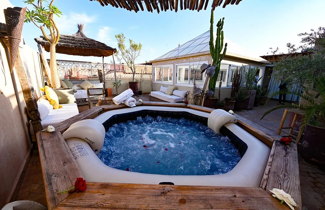 Riad Miss Caracal Jacuzzi & Rooftop-1