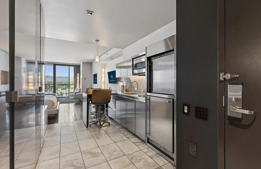 Stripviewsuites At Palms Place-1