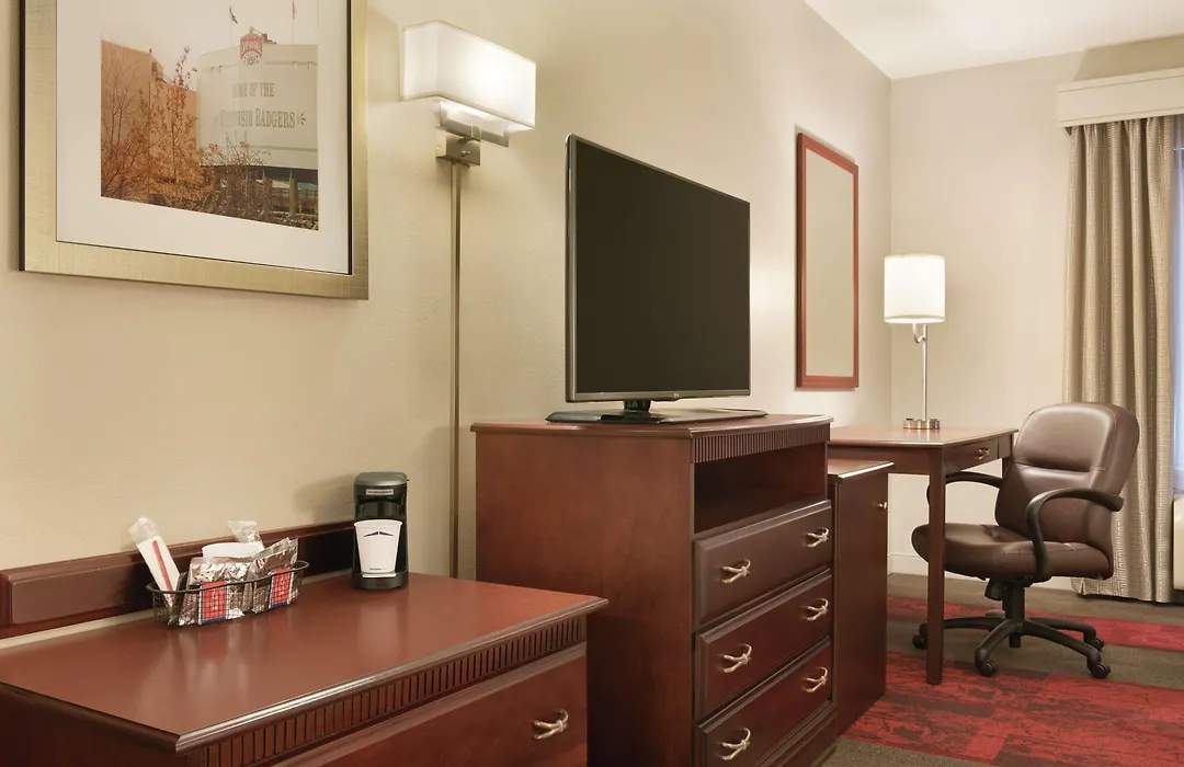 Hampton Inn & Suites Madison - West-1