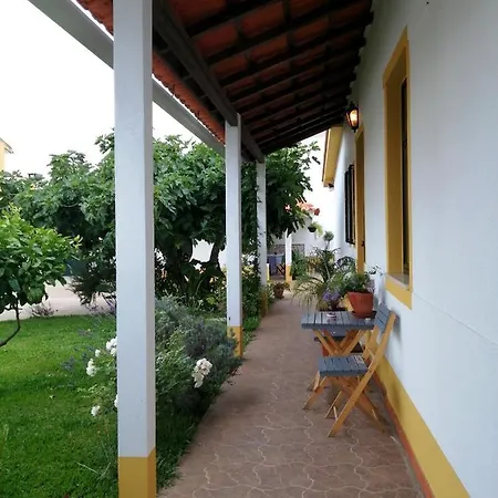 Casa Dos Pingos De Mel-2