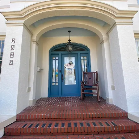Avenue O Bed And Breakfast-3