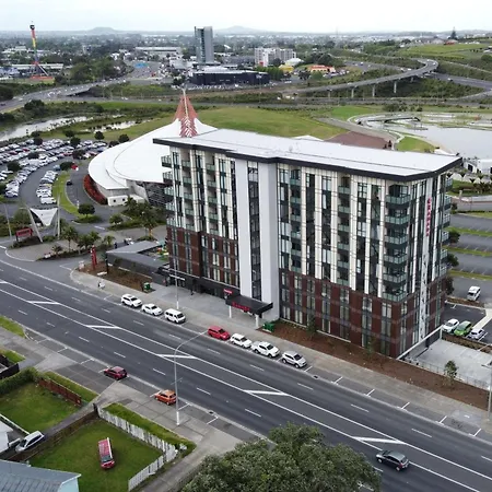 Ramada Suites By Wyndham Auckland Manukau Pacfic Centre-3