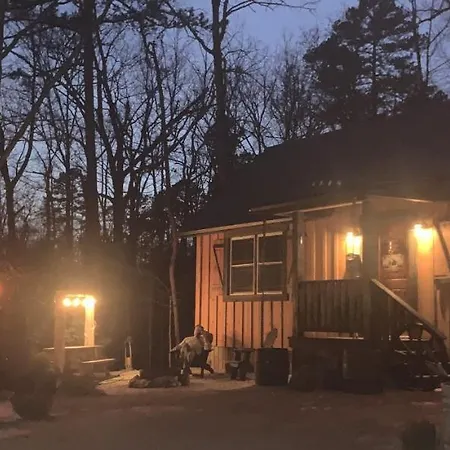 Fox Pass Cabins-3