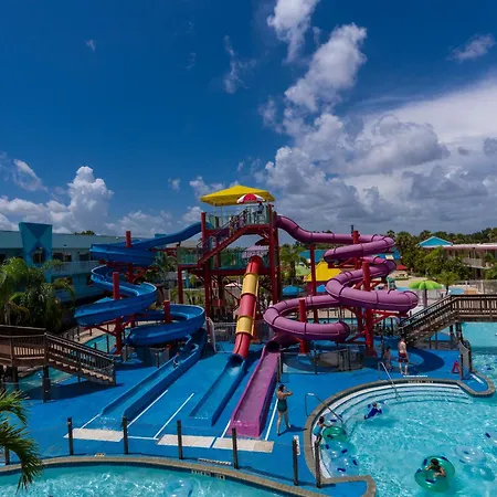 Ramada By Wyndham Flamingo Water Park-3