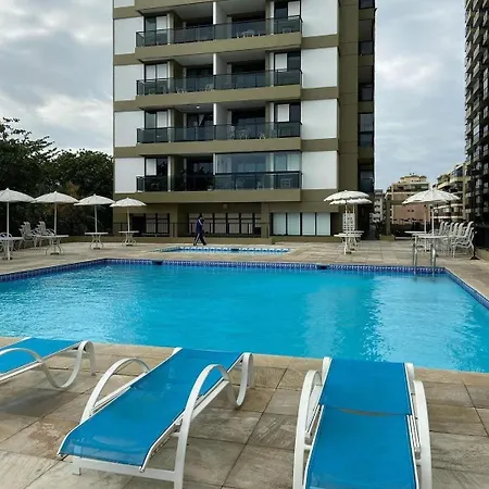 Lindo apto no Barrabela, todo equipado, com arcondicionados split novos no quarto e na sala, limpíssimo, cheiroso, novinho, condomínio em frente à praia, com piscina aquecida, sauna, quadra, academia, lavanderia, salão de beleza, restaurantes, mercad-3