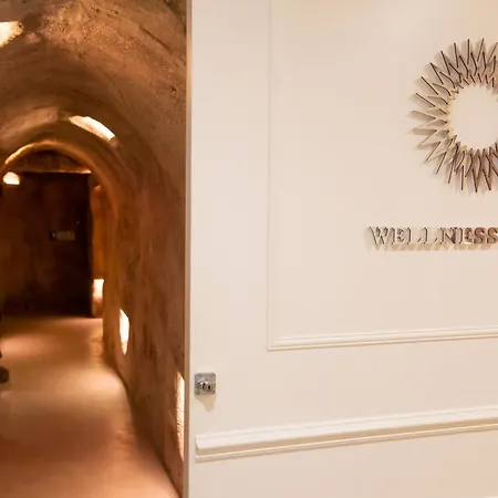 Bianco Riccio Suite Hotel-3