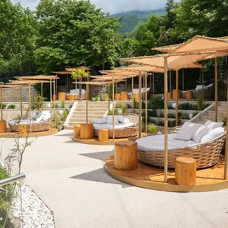 Select Hill Resort-2