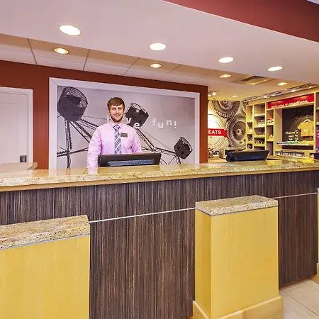Hampton Inn & Suites Madison - West-2