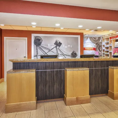 Hampton Inn & Suites Madison - West-3