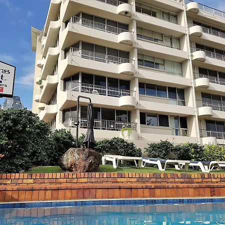 Surfers Chalet-2