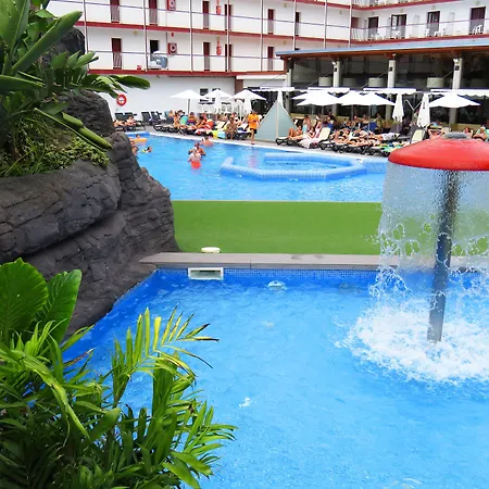 Hotel Papi-2