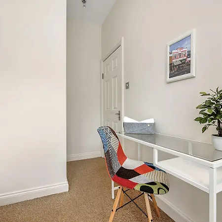 Finding My Palace Guest House In Tooting-2