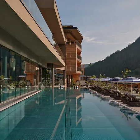 DAS EDELWEISS - Salzburg Mountain Resort-3