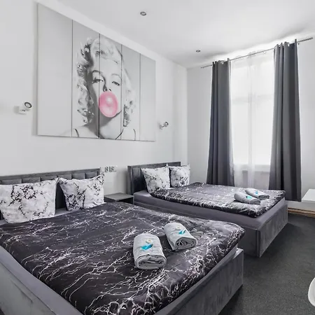 70S Guest Room-2