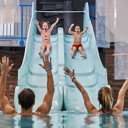 Atrium Hotel - Family Friendly-3