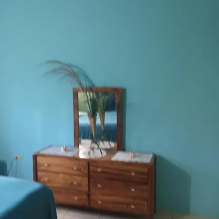 Cheerful 2-Bedroom Home In Falmouth Garden-2