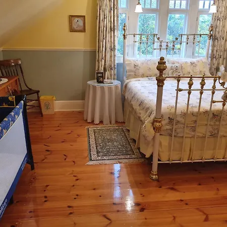 Water Bay Villa Bed & Breakfast-3