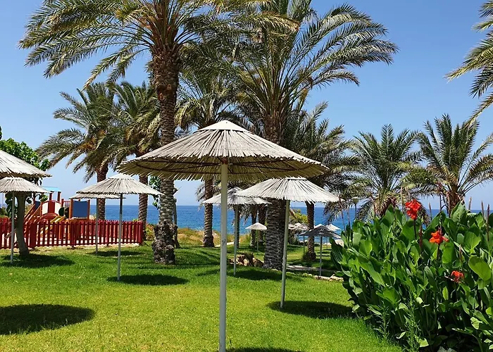 Luxury hotel only: St. George Gardens & Suites