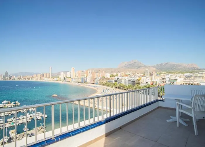 Hotel cerca del colegio: Apartamentos La Mar