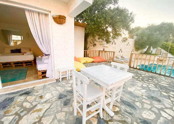 Pet Friendly hotel: Alacati Barbarossa Hotel