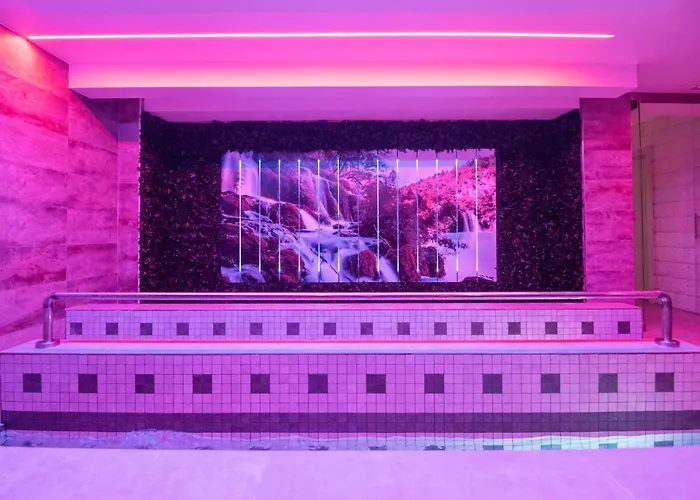 White Apartments & Spa