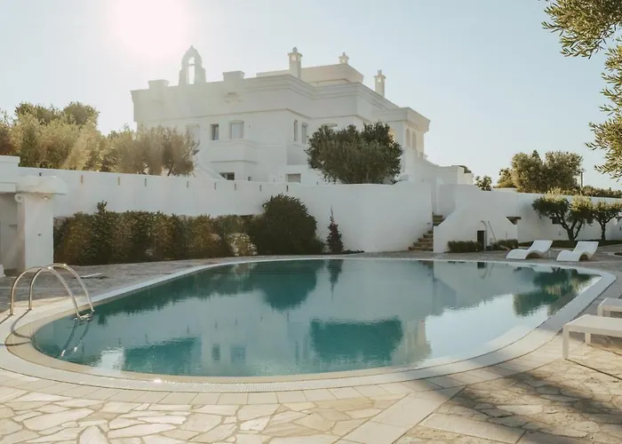 Villa con piscina: Masseria Borgo Ritella