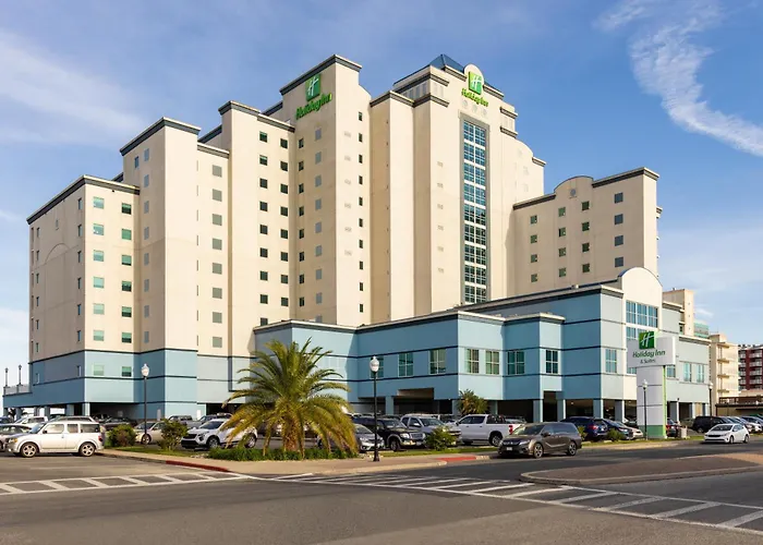 Hotel with pool: Holiday Inn & Suites Ocean City By Ihg