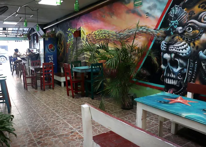 Tres Mundos Hostel