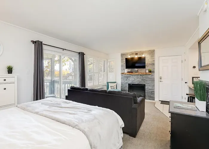 Vacation rental: Blue Mountain Studio Oasis