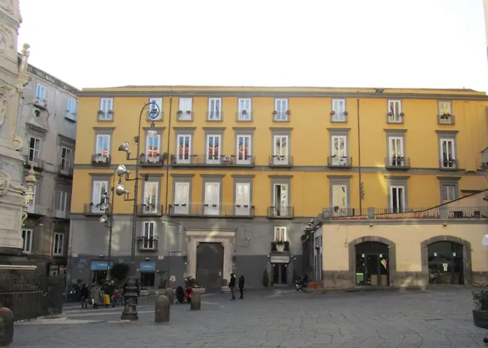 Rooms in San Domenico Maggiore 3