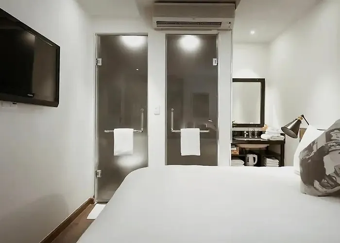 C Central Hotel- De Tham Bui Vien Walking Street